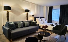 R B Apartment Hamburg Business Am Flughafen Fuer 1-5 Personen - Ideal Fuer Geschaeftsreisende Und Familien - Kueche - Waschtrockner - Smart Tv